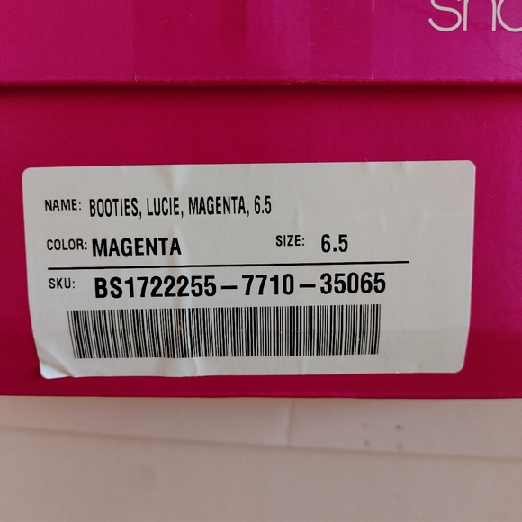 Velvet Ruffled Booties - Picture 13 of 15